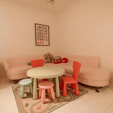 Stunning In Bohinjska Bistrica With 1 Bedrooms And Wifi בוהין