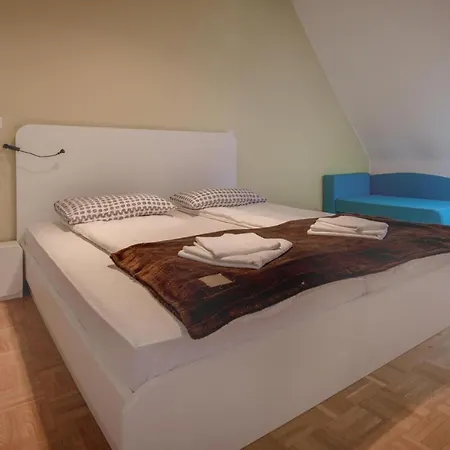 Stunning In Bohinjska Bistrica With 1 Bedrooms And Wifi בוהין